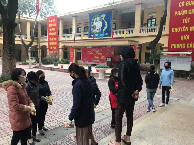 Nhiều trường ở Hà Nội chủ động phun khử khuẩn đảm bảo an toàn cho học sinh - Ảnh 4.