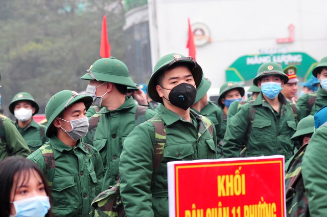 Ngày hội tòng quân trong mùa dịch corona có một không hai  - Ảnh 2.