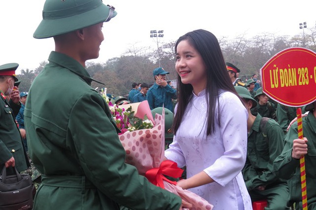 Xúc động lễ giao nhận quân tại Nghệ An - Ảnh 2.