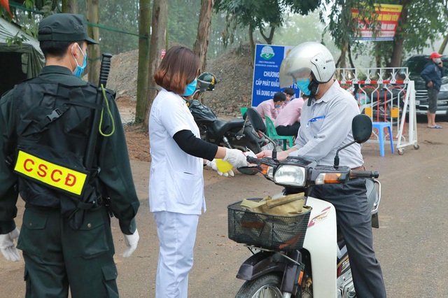 Muốn ra vào xã Sơn Lôi đang được phong tỏa, người dân phải chấp hành những gì? - Ảnh 10.