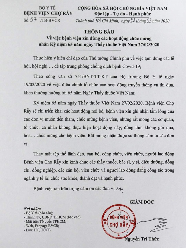 Bệnh viện không nhận hoa, quà chúc mừng ngày Thầy thuốc để phòng dịch COVID-19 - Ảnh 3.