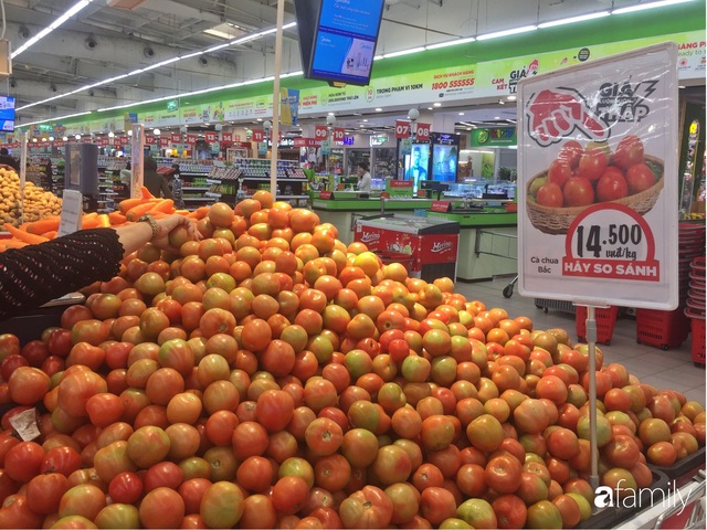 Giá hoa quả trong siêu thị giảm 1/3 so với thời điểm trước Tết, dưa hấu còn 6.700 đồng/kg - Ảnh 13.