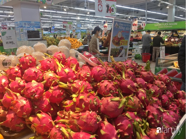 Giá hoa quả trong siêu thị giảm 1/3 so với thời điểm trước Tết, dưa hấu còn 6.700 đồng/kg - Ảnh 3.