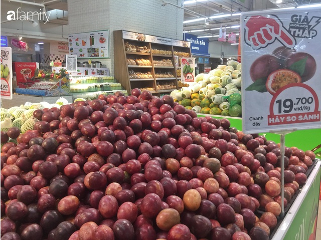 Giá hoa quả trong siêu thị giảm 1/3 so với thời điểm trước Tết, dưa hấu còn 6.700 đồng/kg - Ảnh 4.
