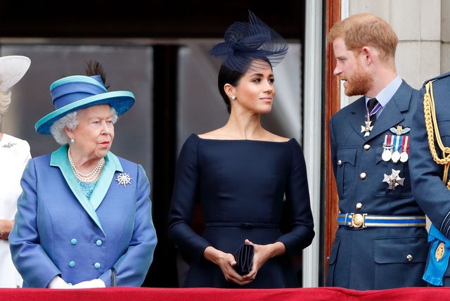 Phản ứng gây bất ngờ của Meghan Markle sau khi Nữ hoàng Anh không cho dùng thương hiệu hoàng gia - Ảnh 1.