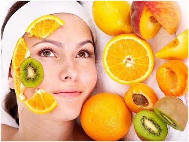 Gặp họa vì lạm dụng vitamin C cho sức khỏe và làm đẹp - Ảnh 1.