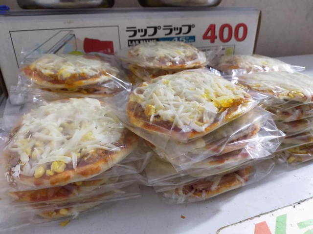 Pizza cấp đông tràn ngập chợ mạng, giá chỉ 160 ngàn đồng/10 chiếc, chủ bán mỗi ngày vài trăm chiếc - Ảnh 5.