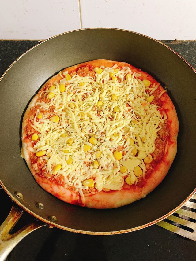 Pizza cấp đ&ocirc;ng tr&agrave;n ngập chợ mạng, gi&aacute; chỉ 160 ng&agrave;n đồng/10 chiếc, chủ b&aacute;n mỗi ng&agrave;y v&agrave;i trăm chiếc - Ảnh 7.