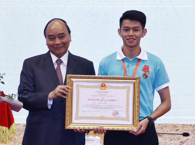 Chàng trai 22 tuổi nhận Huân chương Lao động hạng Nhì, tự hào khi học cơ khí - Ảnh 2.