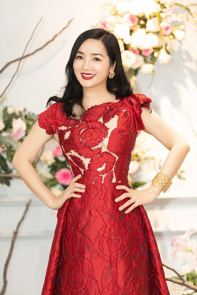 Hoa hậu Giáng My, em gái Lý Hùng đọ dáng gợi cảm với váy xuyên thấu  - Ảnh 3.