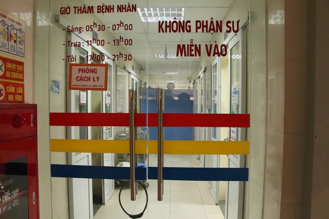 Cận cảnh khu cách ly bệnh nhân nghi nghiễm virus corona tại bệnh viện E, Hà Nội - Ảnh 3.