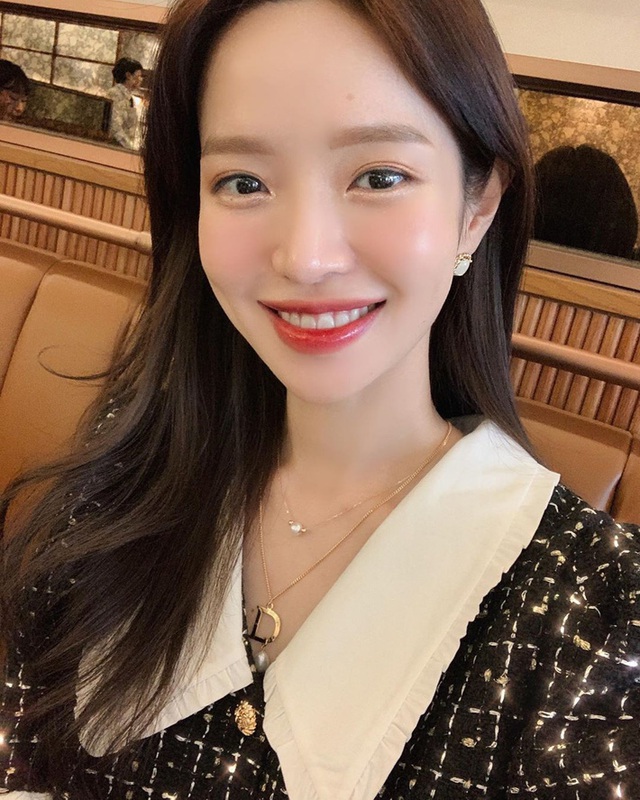 Luyện xong bí kíp makeup tự nhiên này, dễ là nhiều người sẽ tin bạn ngủ dậy đã đẹp sẵn - Ảnh 2. Luyện xong bí kíp makeup tự nhiên này, dễ là nhiều người sẽ tin bạn ngủ dậy đã đẹp sẵn - Ảnh 2.