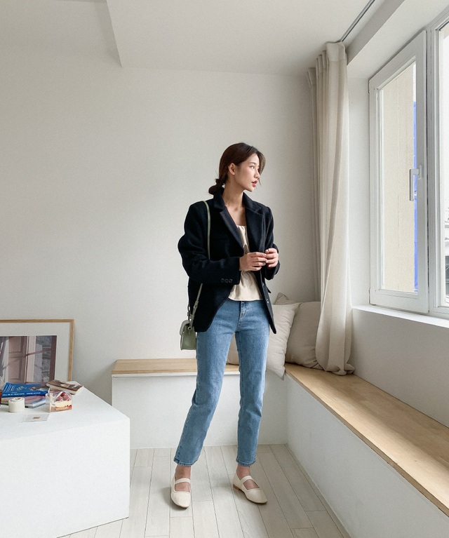 Có thể bạn không thích đu trend nhưng trước vẻ xinh xắn của 3 mẫu giày hot hit nhất Xuân này, nàng nào cũng sẽ muốn sắm vội - Ảnh 1. Có thể bạn không thích đu trend nhưng trước vẻ xinh xắn của 3 mẫu giày hot hit nhất Xuân này, nàng nào cũng sẽ muốn sắm vội - Ảnh 1.