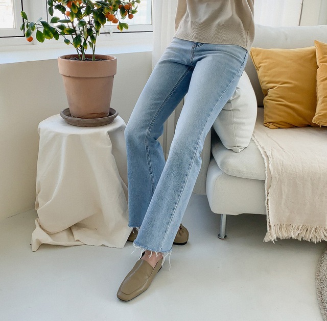 Có thể bạn không thích đu trend nhưng trước vẻ xinh xắn của 3 mẫu giày hot hit nhất Xuân này, nàng nào cũng sẽ muốn sắm vội - Ảnh 12. Có thể bạn không thích đu trend nhưng trước vẻ xinh xắn của 3 mẫu giày hot hit nhất Xuân này, nàng nào cũng sẽ muốn sắm vội - Ảnh 12.