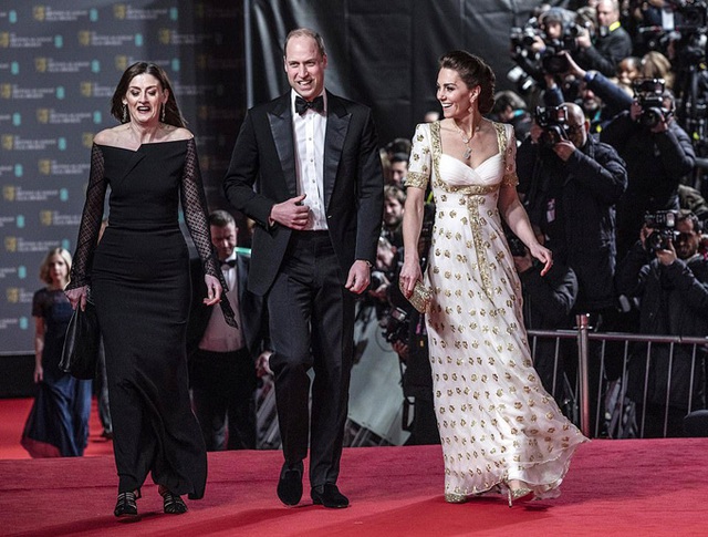 Công nương Kate diện váy 8 năm tuổi tới thảm đỏ BAFTA - Ảnh 3.