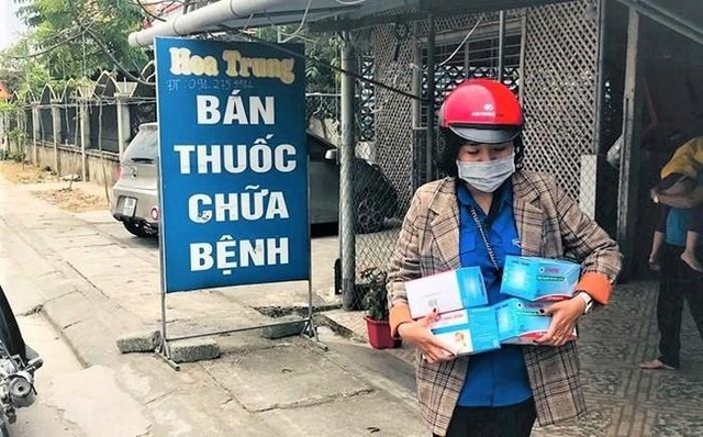 Hà Tĩnh: Đoàn thanh niên giải cứu dưa hấu, kiếm lời mua khẩu trang phát miễn phí - Ảnh 5.