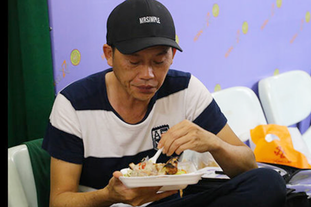 Cuộc sống của NSƯT Hoài Linh ở tuổi 51 - Ảnh 9.