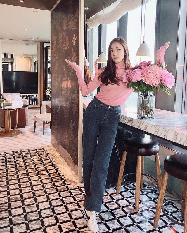 12 ý tưởng diện đồ hồng từ sao nữ Hàn thì Valentine chỉ xinh và sang chứ không có chuyện sến - Ảnh 7. 12 ý tưởng diện đồ hồng từ sao nữ Hàn thì Valentine chỉ xinh và sang chứ không có chuyện sến - Ảnh 7.