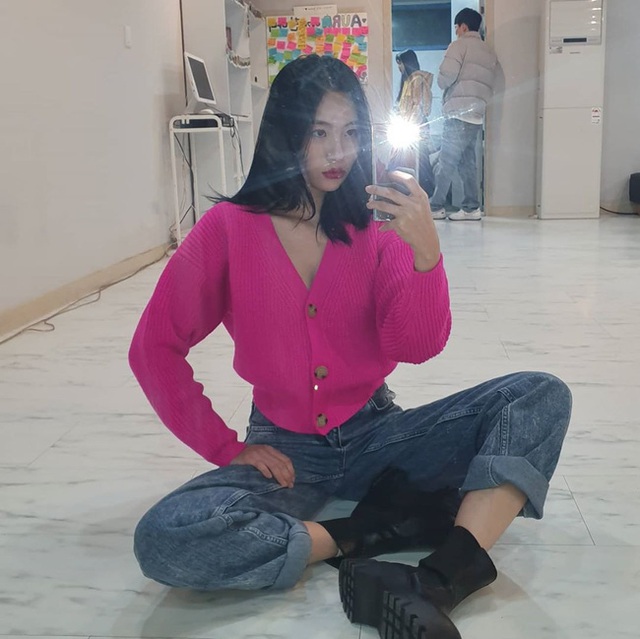 12 ý tưởng diện đồ hồng từ sao nữ Hàn thì Valentine chỉ xinh và sang chứ không có chuyện sến - Ảnh 10. 12 ý tưởng diện đồ hồng từ sao nữ Hàn thì Valentine chỉ xinh và sang chứ không có chuyện sến - Ảnh 10.