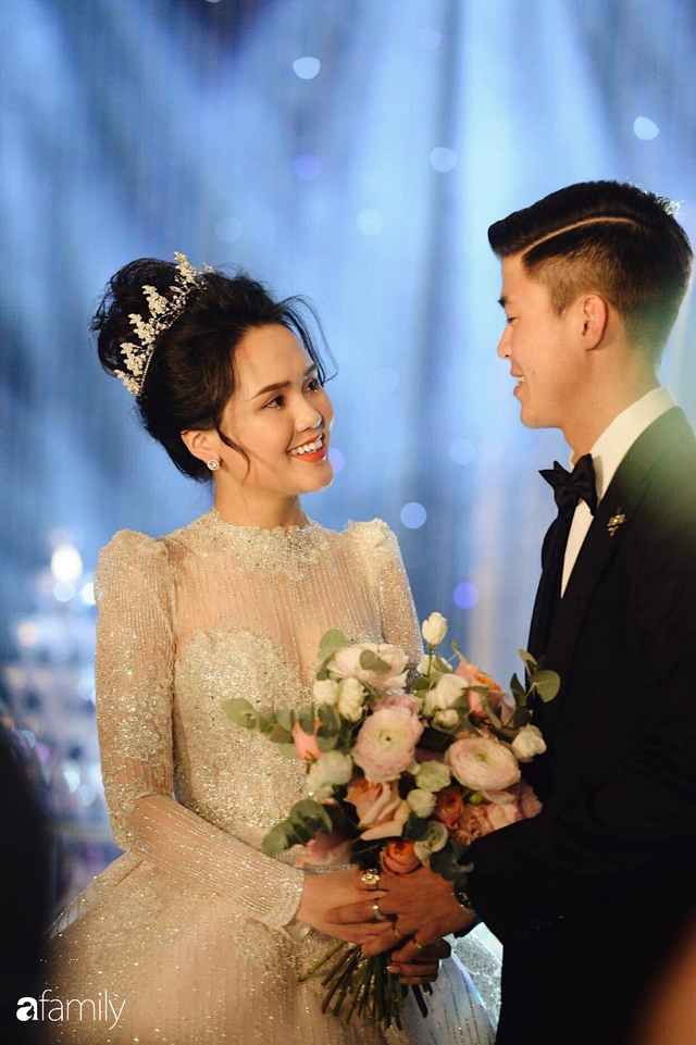 Lễ cưới hoành tráng của Duy Mạnh - Quỳnh Anh: Cô dâu Quỳnh Anh khóc nghẹn ngào khi được bố trao tay cho chú rể, phần lễ được bảo mật tuyệt đối - Ảnh 30.
