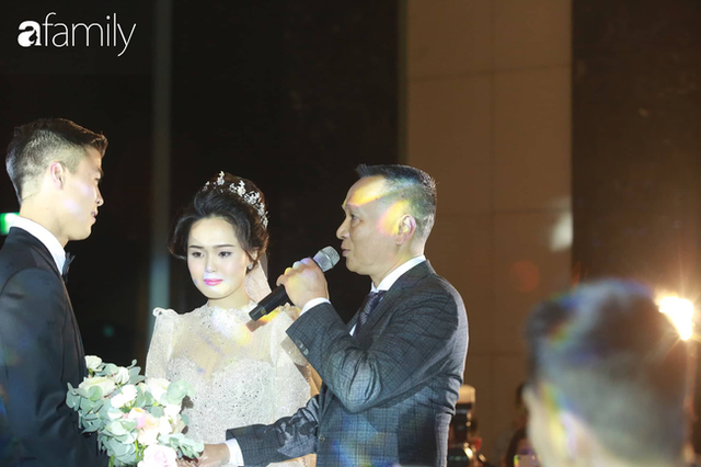 Lễ cưới hoành tráng của Duy Mạnh - Quỳnh Anh: Cô dâu Quỳnh Anh khóc nghẹn ngào khi được bố trao tay cho chú rể, phần lễ được bảo mật tuyệt đối - Ảnh 44.
