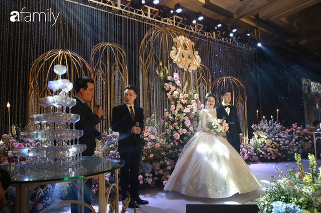 Lễ cưới hoành tráng của Duy Mạnh - Quỳnh Anh: Cô dâu Quỳnh Anh khóc nghẹn ngào khi được bố trao tay cho chú rể, phần lễ được bảo mật tuyệt đối - Ảnh 46.