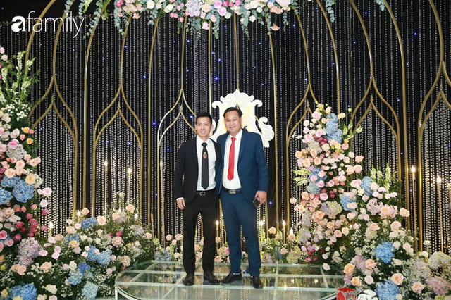 Lễ cưới hoành tráng của Duy Mạnh - Quỳnh Anh: Cô dâu Quỳnh Anh khóc nghẹn ngào khi được bố trao tay cho chú rể, phần lễ được bảo mật tuyệt đối - Ảnh 7.