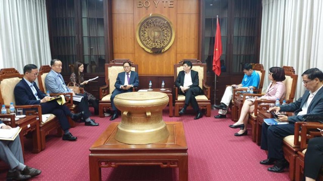 Thứ trưởng Bộ Y tế tiếp Đại sứ Hàn Quốc, cùng chia sẻ kinh nghiệm phòng chống COVID-19 - Ảnh 2.