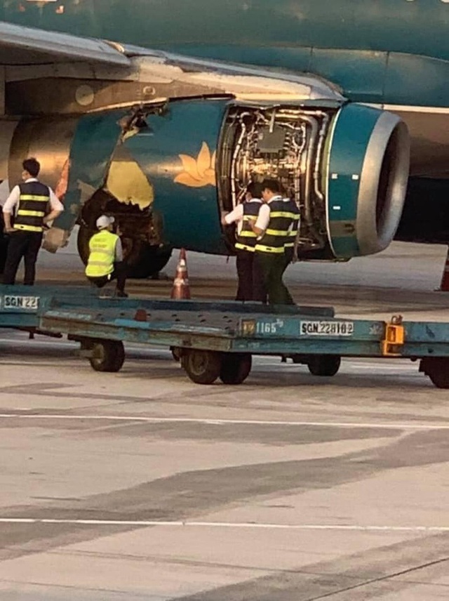 Máy bay Vietnam Airlines nổ lốp, bốc khói nghi ngút tại sân bay Tân Sơn Nhất - Ảnh 5.