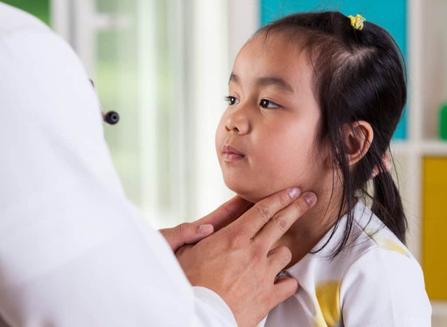 Căn bệnh lây qua hô hấp không thể chủ quan khi trẻ em mắc phải - Ảnh 1.