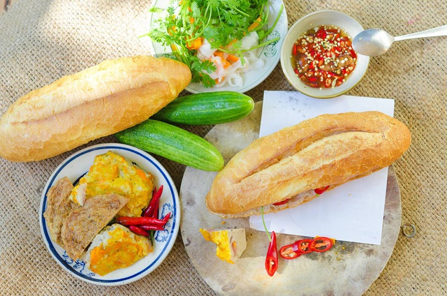 5 đặc sản bánh mì từ Bắc vào Nam - Ảnh 3.