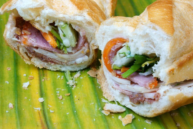 5 đặc sản bánh mì từ Bắc vào Nam - Ảnh 5.