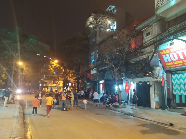 Nóng: Hà Nội chính thức dỡ bỏ lệnh cách ly tại phố Trúc Bạch - Ảnh 5.