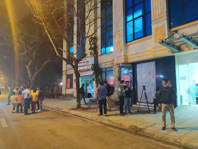 Nóng: Hà Nội chính thức dỡ bỏ lệnh cách ly tại phố Trúc Bạch - Ảnh 6.