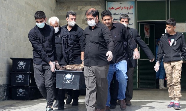 Cứ 10 phút một bệnh nhân Iran tử vong - Ảnh 1.