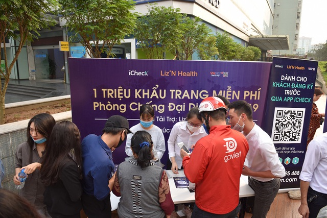 Người dân Hà Nội và TP.HCM nhận 1 triệu khẩu trang miễn phí tại hơn 30 địa điểm - Ảnh 3.