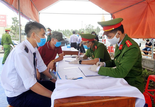 Hải Phòng kiểm soát y tế mọi trường hợp ngoại tỉnh vào địa phương - Ảnh 12.