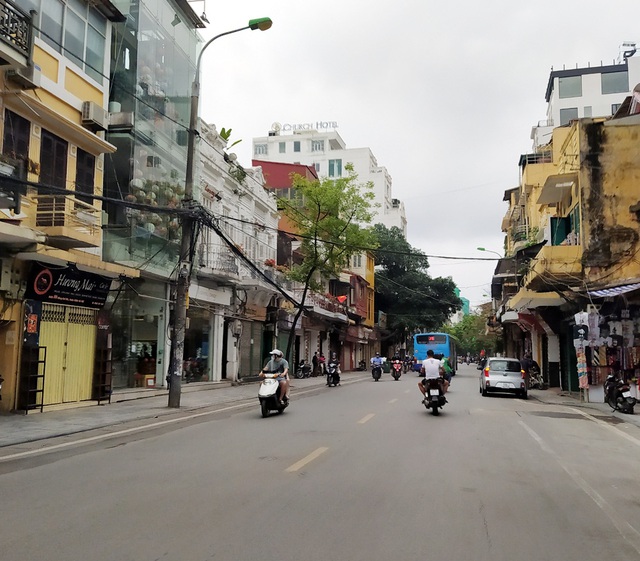 Hà Nội vắng như chùa bà Đanh dù không phải ngày cuối tuần - Ảnh 5.