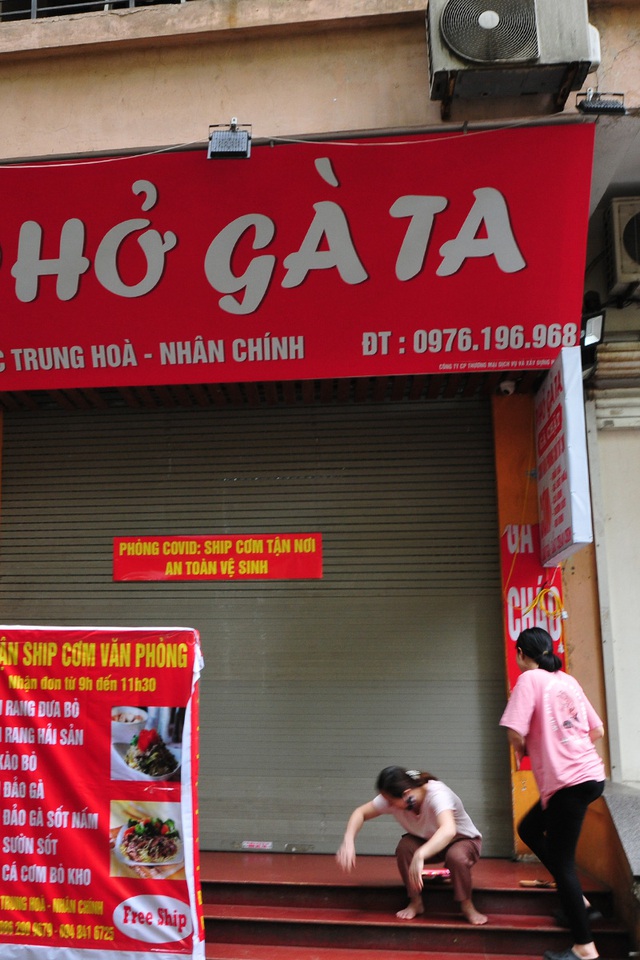 Nhiều cửa hàng ăn uống đồng loạt chuyển đổi mô hình “bán mang về” - Ảnh 2.