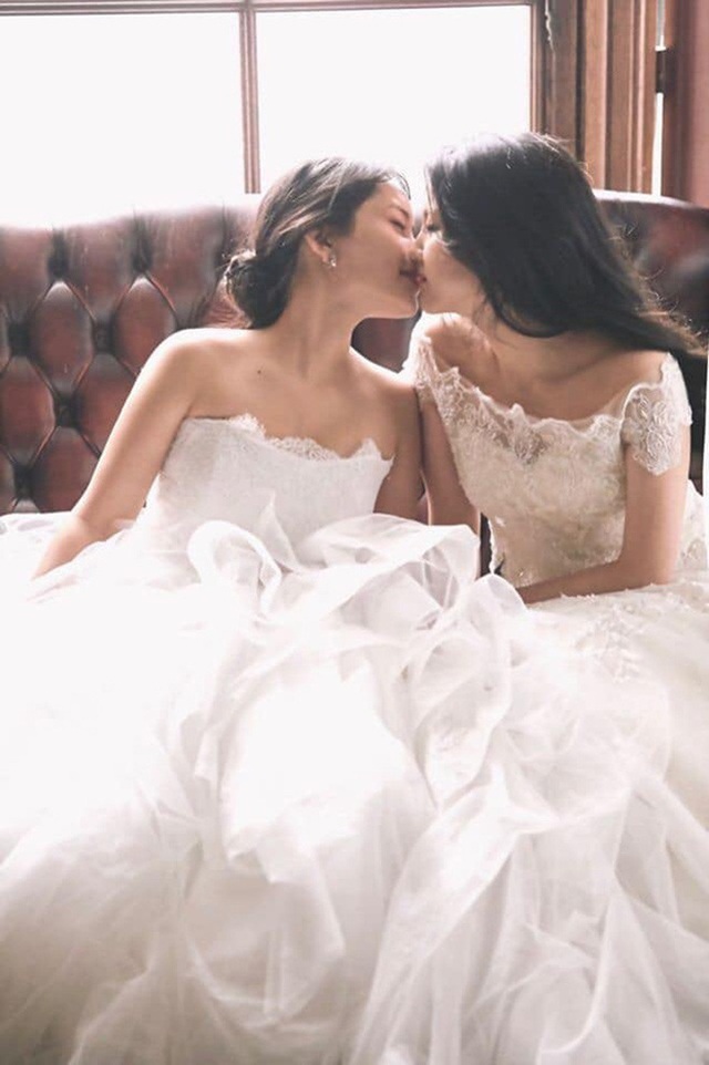 Đám cưới đẹp như mơ của đôi đồng tính nữ Hàn Quốc - Ảnh 5.