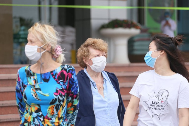 Công bố khỏi bệnh cho bệnh nhân thứ 17 và 26 người khác - Ảnh 3.