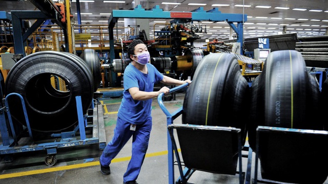 Trung Quốc có thể suy thoái kinh tế lần đầu tiên sau 44 năm vì dịch Covid-19 - Ảnh 4.