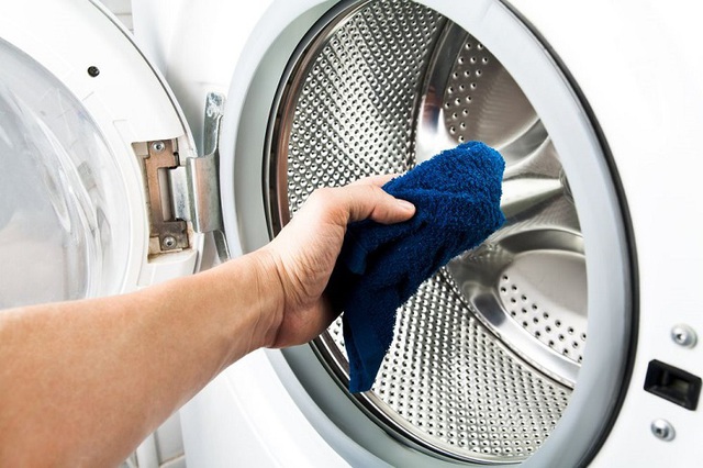 Không cần mất tiền mời thợ, chỉ với mấy mẹo sau bạn đã có thể tự làm sạch máy giặt dễ dàng - Ảnh 6.