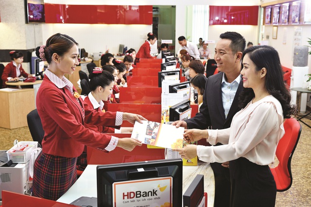 Hỗ trợ khách hàng vượt COVID-19, HDBank giảm sâu lãi suất cho vay - Ảnh 1.