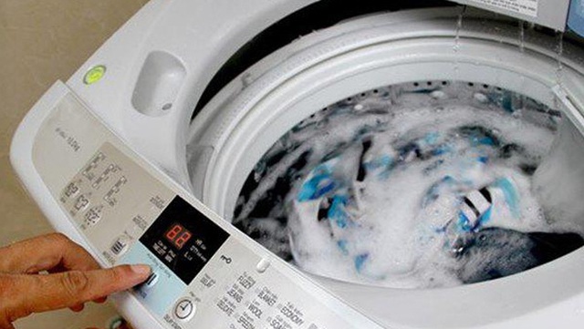 4 sai lầm kinh điển khi sử dụng khiến máy giặt tốn điện hơn cả điều hòa - Ảnh 4.