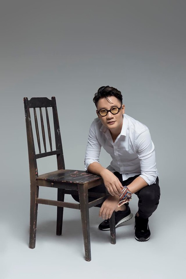 Hoàng Bách ra mắt ca khúc Cô Vi lang thang - Ảnh 1.