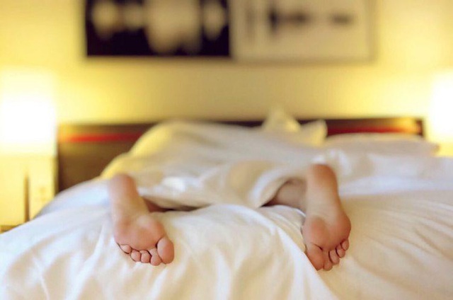 7 kiểu ngủ thường thấy là “thủ phạm” gây ảnh hưởng tới sức khỏe nhưng nhiều người không hay biết - Ảnh 2.