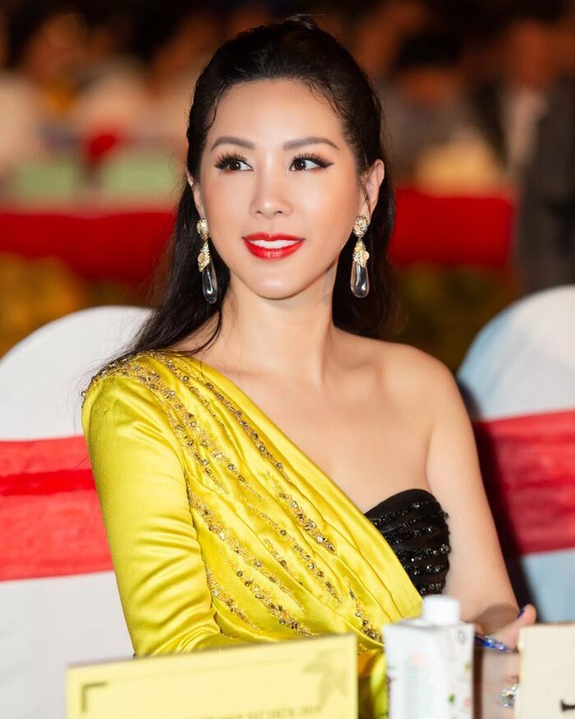 Hoa hậu Thu Hoài tuổi 44: Xinh đẹp, giàu có, hạnh phúc bên bạn trai kém 10 tuổi - Ảnh 22.