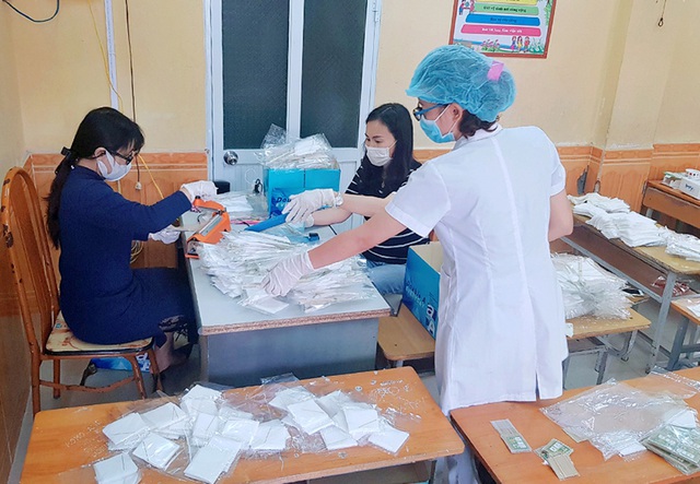 Hải Phòng: Nhiều giáo viên tiểu học đưa cả gia đình tham gia hiến máu giữa dịch COVID-19 - Ảnh 6.