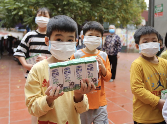 “Quỹ sữa vươn cao Việt Nam” – chính lúc này, trẻ em khó khăn đang cần chúng ta nhất - Ảnh 5.